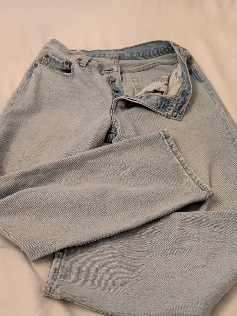 501 Levi's Light Blue Straight-Leg Jeans